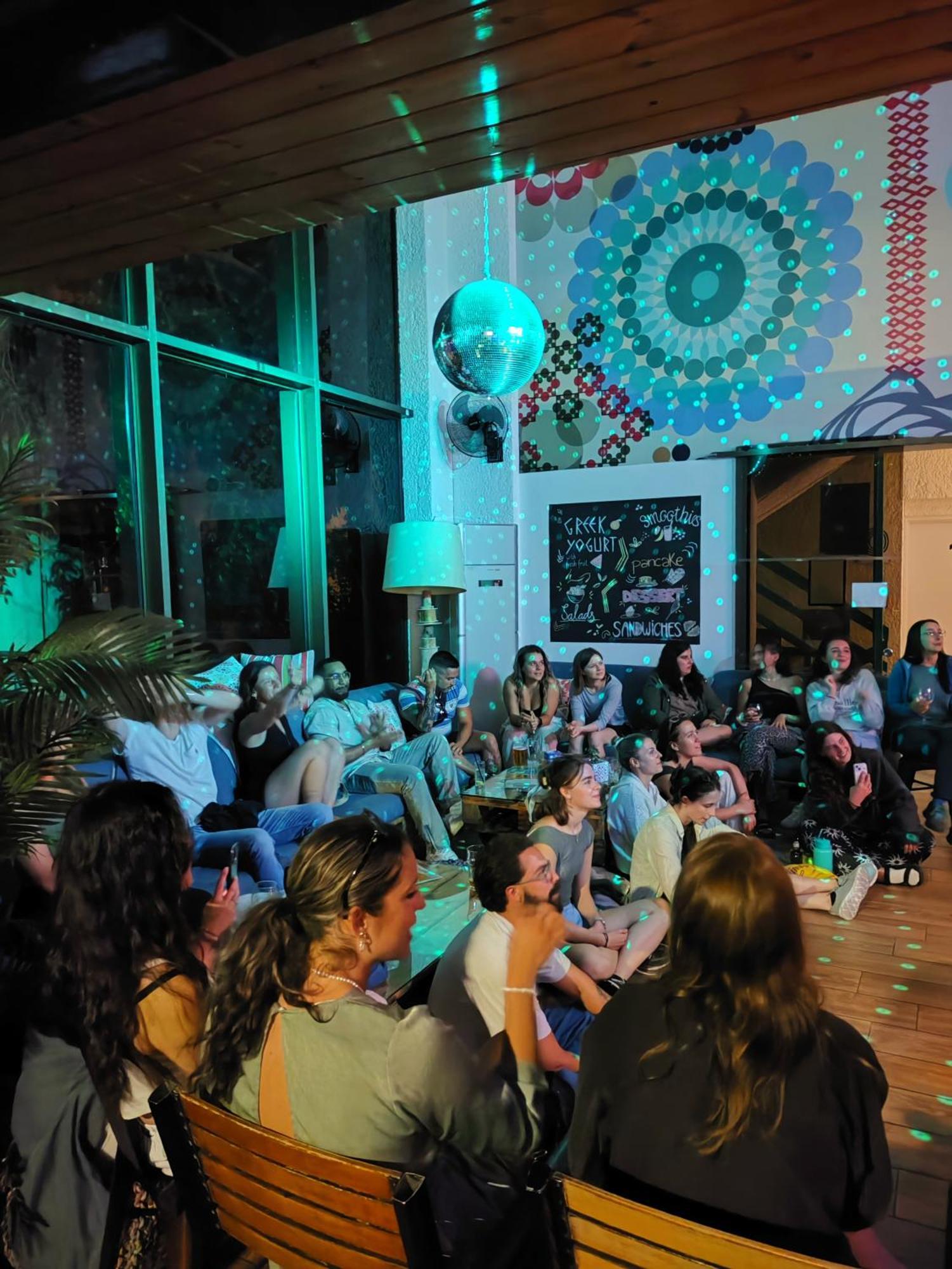 Rhodes & Bar Hostel *