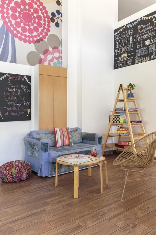 Hostel Rhodes & Bar
