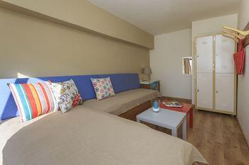 Hostel Rhodes & Bar